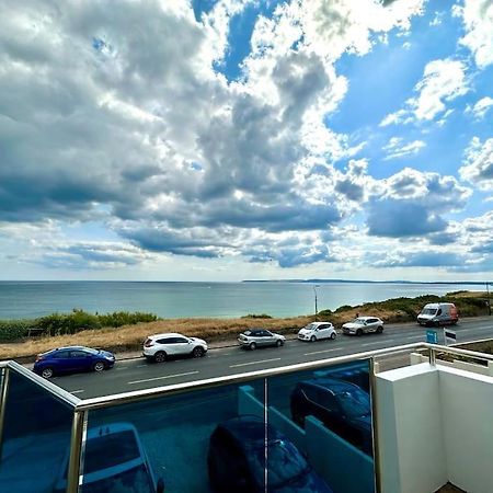 Stunning Panoramic Sea View Beach Location - Sleeps Up To 4 People - Free Parking - The Best Beach! - Great Location - Fast Wifi - Smart Tv - Newly Decorated - Sleeps Up To 4! Close To Bournemouth & Poole Town Centre & Sandbanks Kültér fotó